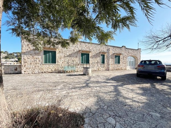 casa indipendente in vendita a Fasano