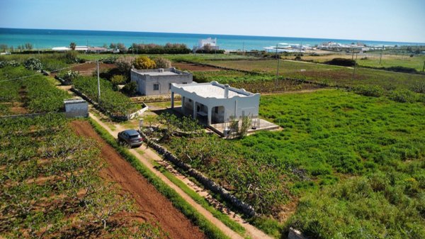 casa indipendente in vendita a Fasano in zona Savelletri