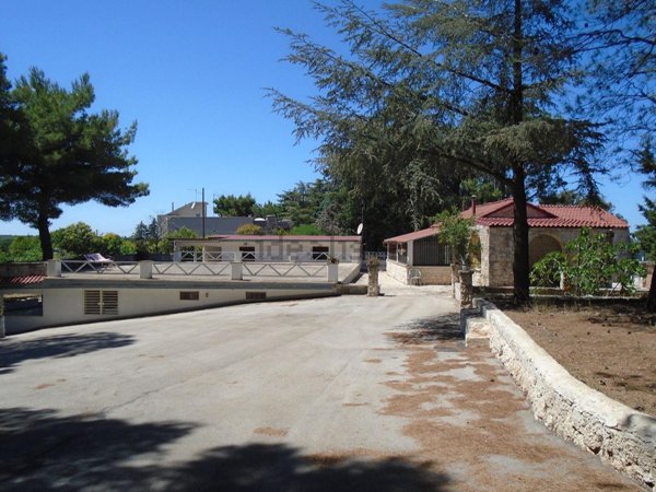 casa indipendente in vendita a Fasano