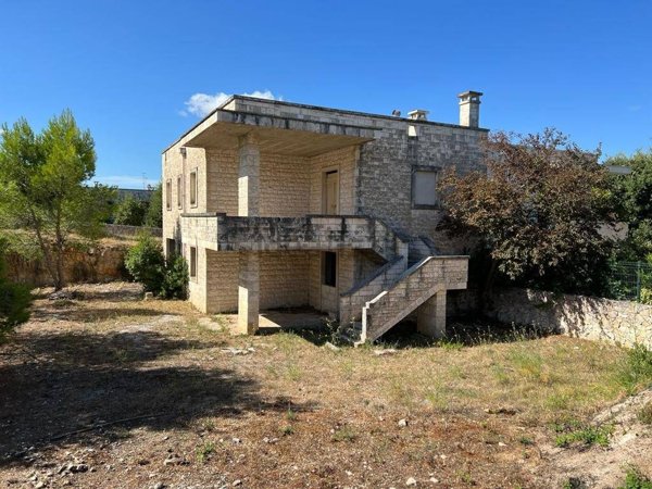 casa indipendente in vendita a Fasano in zona Laureto