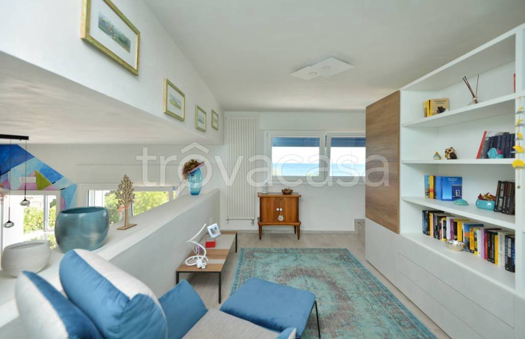 negozio in vendita a Fasano in zona Savelletri