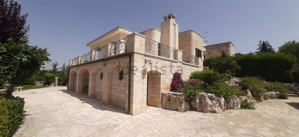 casa indipendente in vendita a Fasano