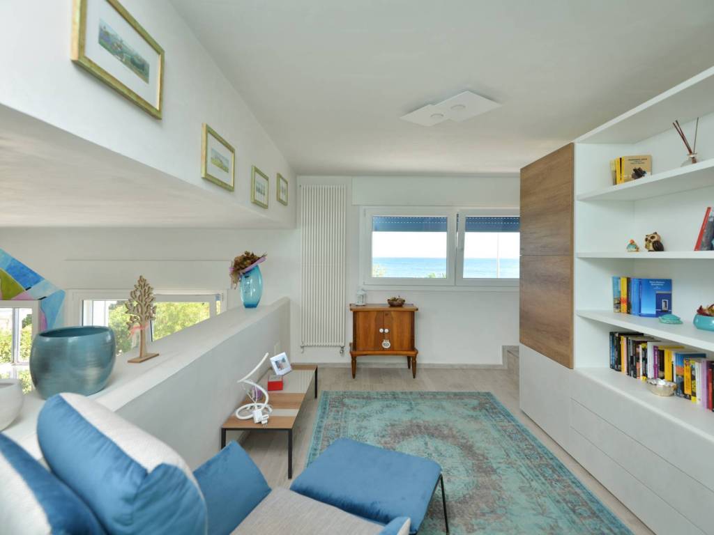 negozio in vendita a Fasano in zona Savelletri