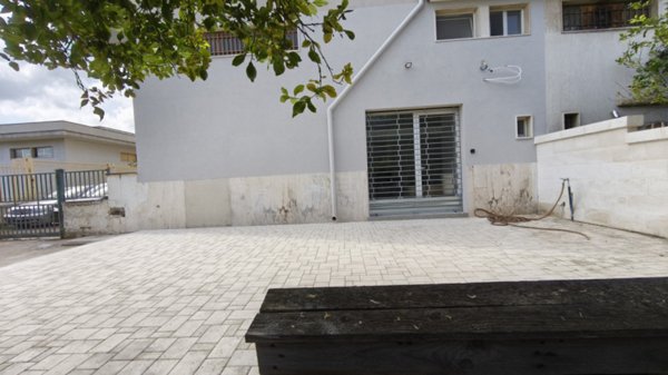 locale di sgombero in vendita a Fasano