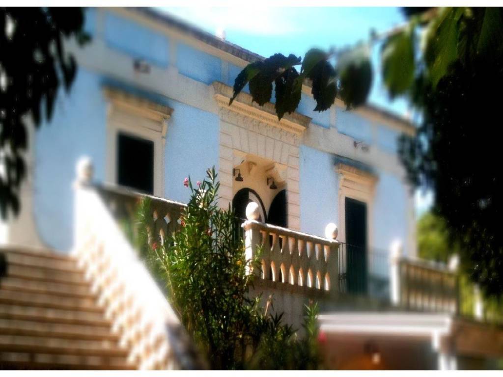 casa indipendente in vendita a Fasano in zona Laureto