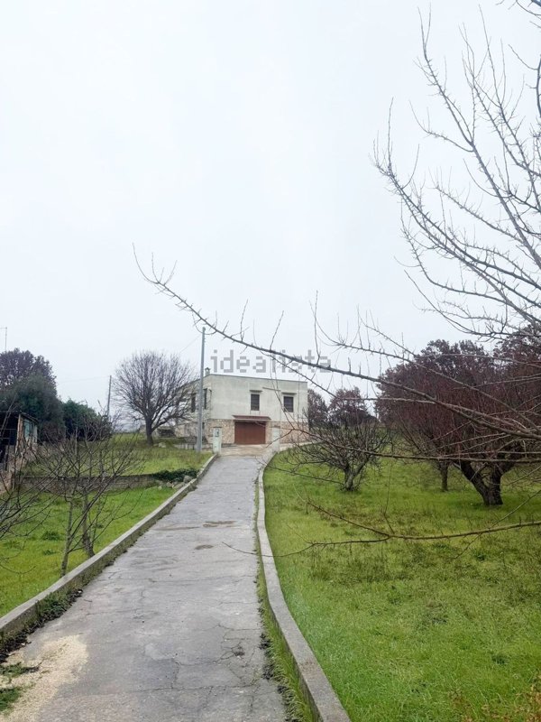 casa indipendente in vendita a Fasano in zona Canale di Pirro