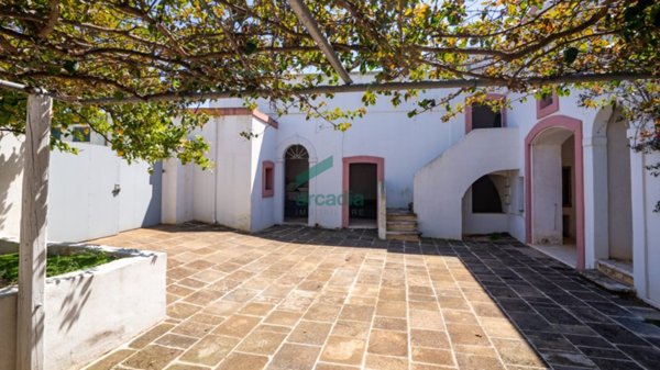 casa indipendente in vendita a Fasano in zona Montalbano