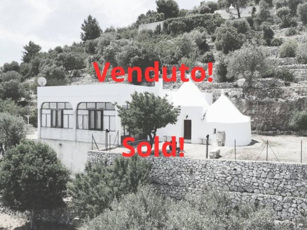 casa indipendente in vendita a Fasano