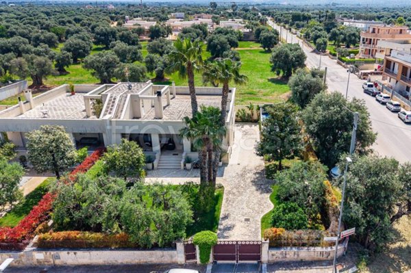 casa indipendente in vendita a Fasano