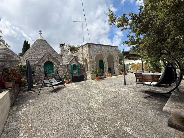 casa indipendente in vendita a Fasano