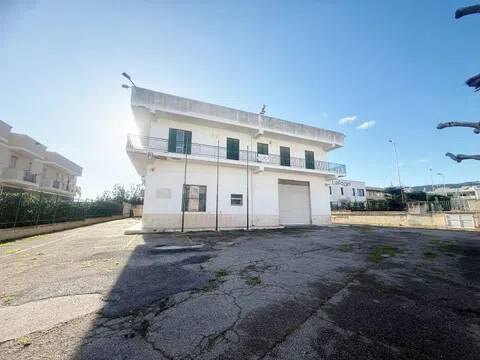 negozio in vendita a Fasano