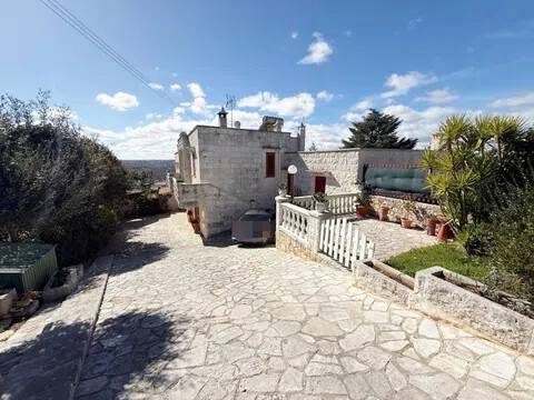 casa indipendente in vendita a Fasano in zona Laureto