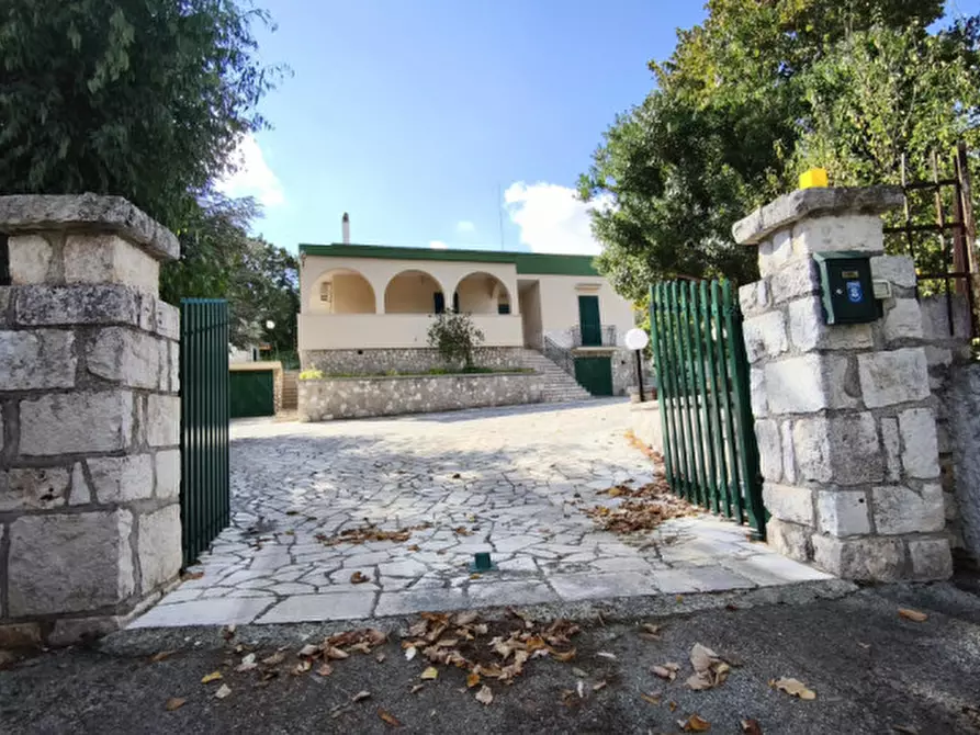 casa indipendente in vendita a Fasano in zona Laureto