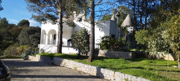 casa indipendente in vendita a Fasano in zona Laureto