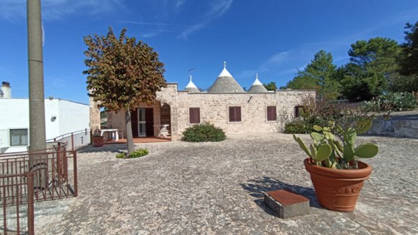 casale in vendita a Fasano in zona Laureto