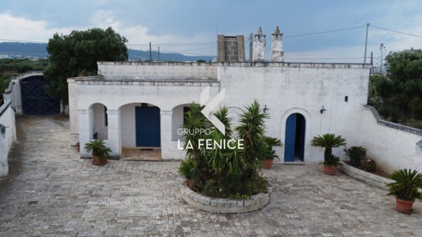 casa indipendente in vendita a Fasano in zona Pezze di Greco