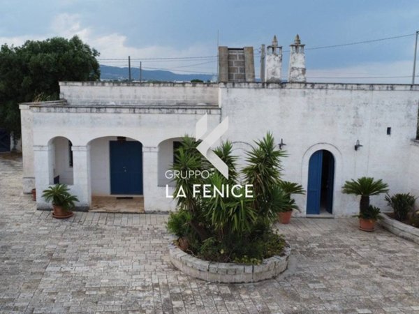 casa indipendente in vendita a Fasano