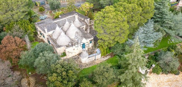 casa indipendente in vendita a Fasano