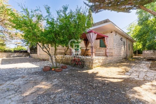 casa indipendente in vendita a Fasano in zona Canale di Pirro