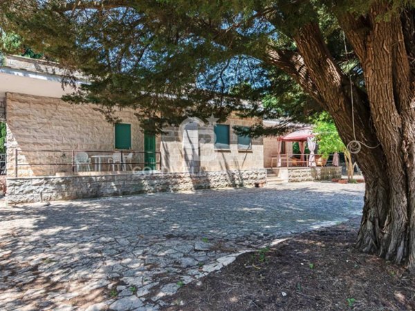 casa indipendente in vendita a Fasano in zona Canale di Pirro