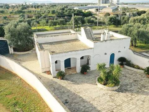 pentavano in vendita a Fasano in zona Pezze di Greco