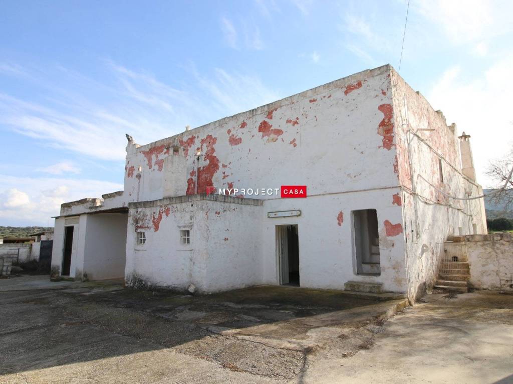 casa indipendente in vendita a Fasano in zona Montalbano
