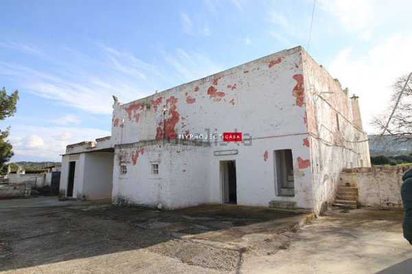 casa semindipendente in vendita a Fasano in zona Montalbano