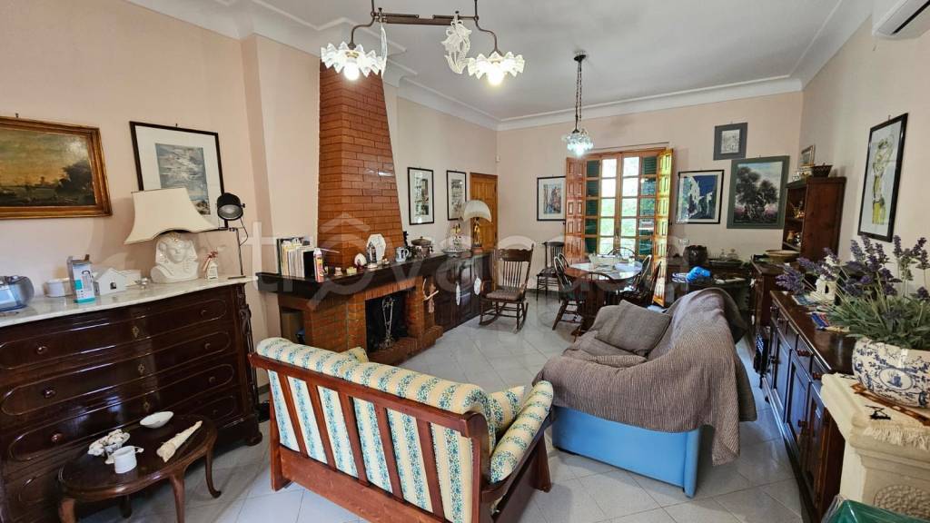 casa indipendente in vendita a Fasano