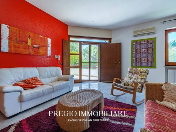 casa indipendente in vendita a Fasano in zona Laureto