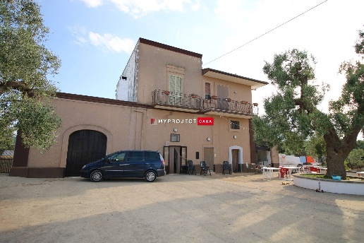 casa indipendente in vendita a Fasano