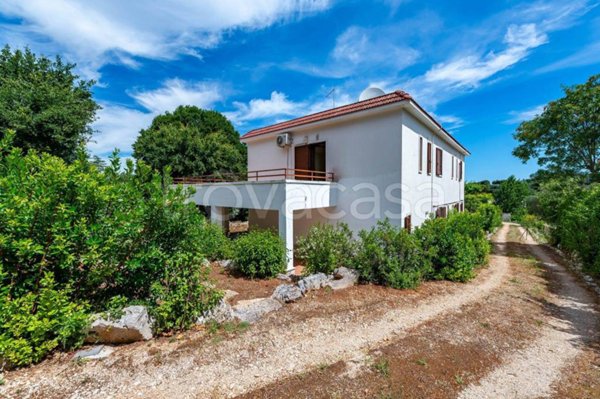 casa indipendente in vendita a Fasano
