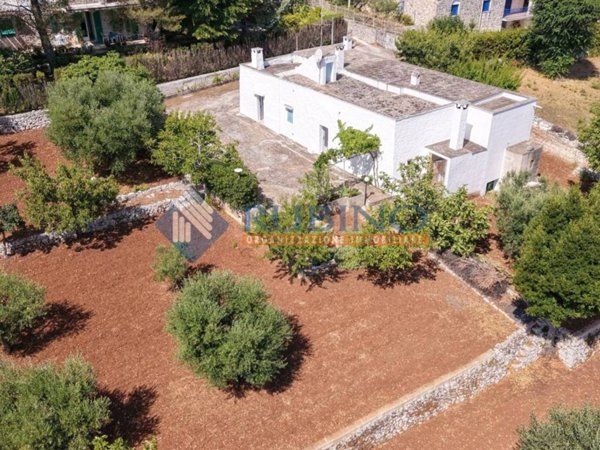 casa indipendente in vendita a Fasano in zona Laureto