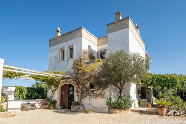 casa indipendente in vendita a Fasano