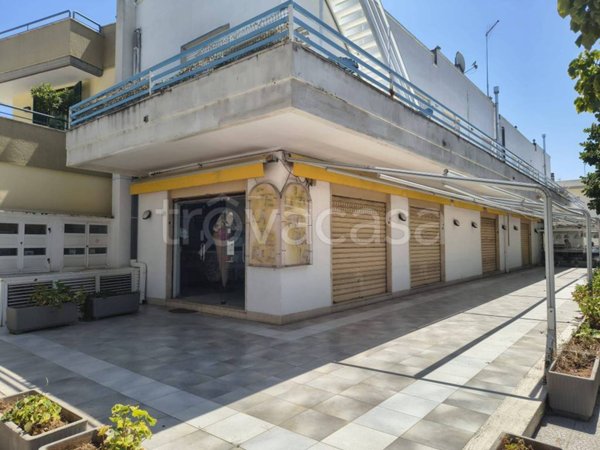 negozio in vendita a Fasano in zona Torre Canne