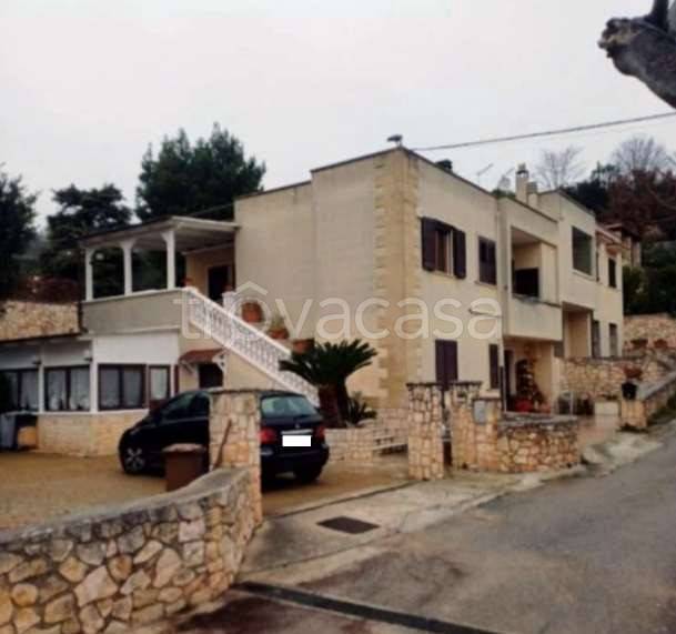 casa indipendente in vendita a Fasano