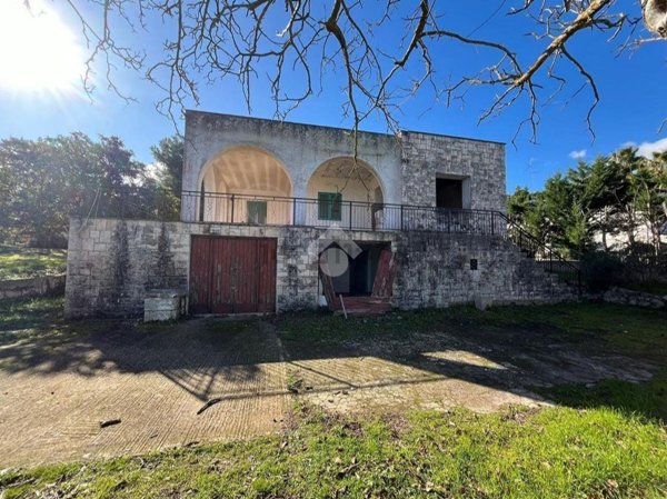 casa indipendente in vendita a Fasano