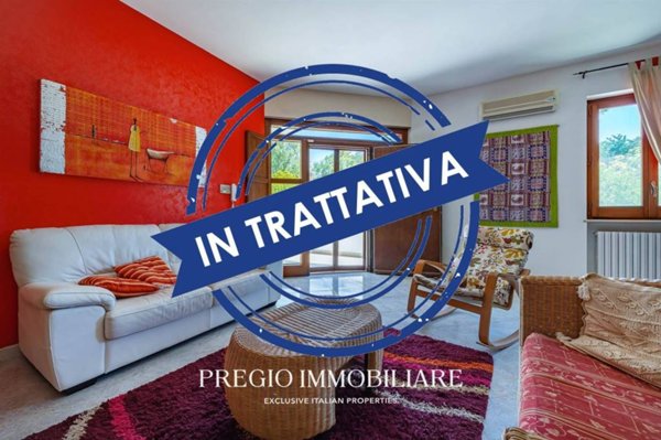 casa indipendente in vendita a Fasano