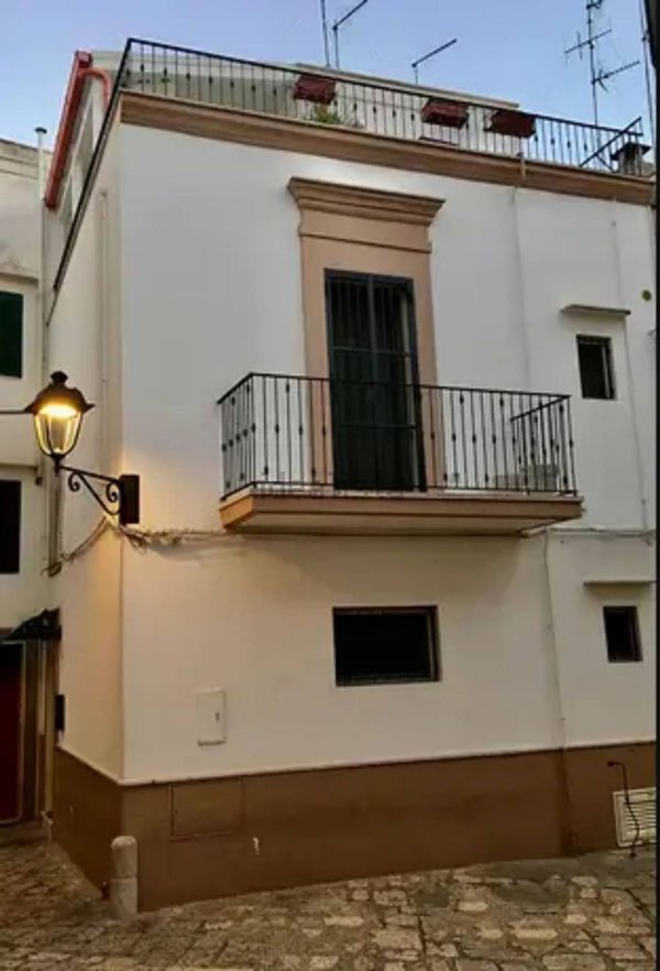casa indipendente in vendita a Fasano