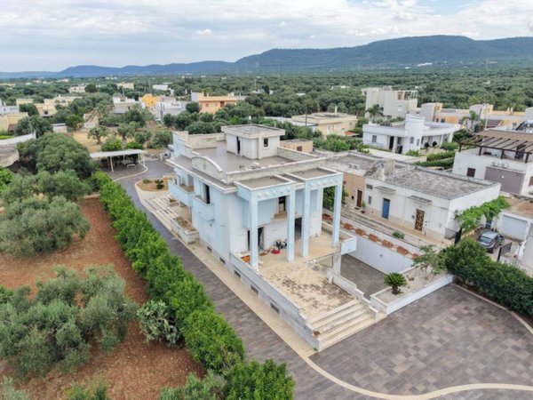 casa indipendente in vendita a Fasano in zona Pezze di Greco