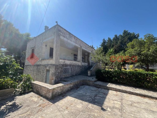 casa indipendente in vendita a Fasano