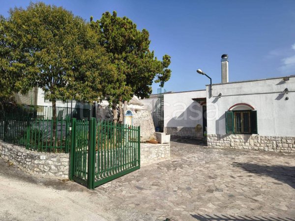 casa indipendente in vendita a Fasano