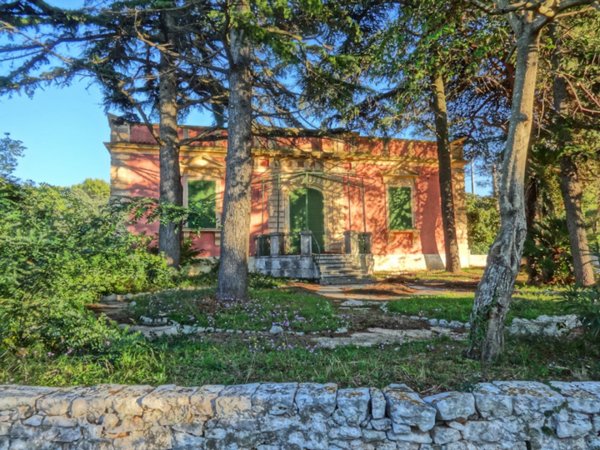 casa indipendente in vendita a Fasano in zona Laureto