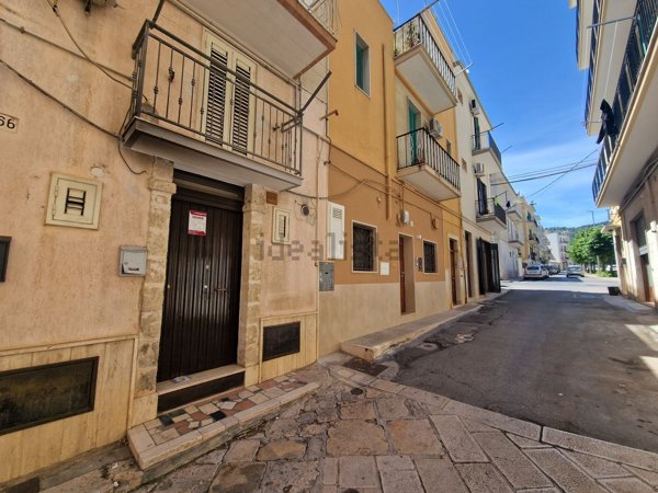 casa indipendente in vendita a Fasano