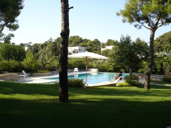 casa indipendente in vendita a Fasano in zona Laureto
