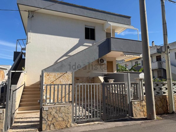 casa indipendente in vendita a Fasano in zona Torre Canne