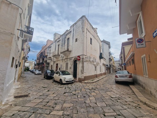 casa indipendente in vendita a Fasano