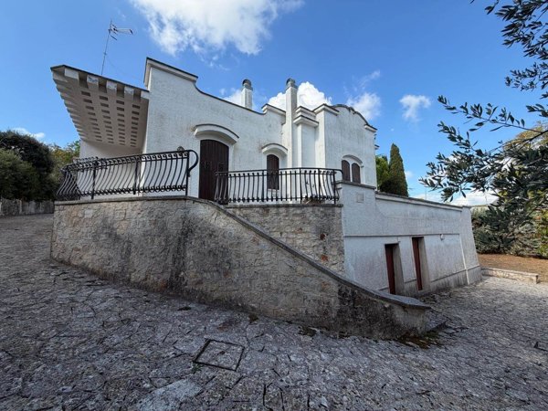 casa indipendente in vendita a Fasano