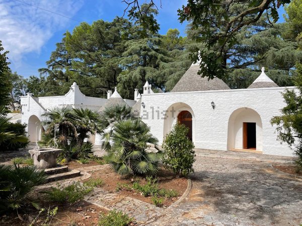 casa indipendente in vendita a Fasano