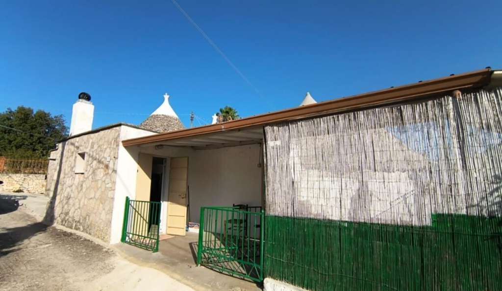 casa indipendente in vendita a Fasano