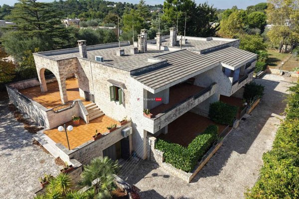 casa indipendente in vendita a Fasano in zona Laureto